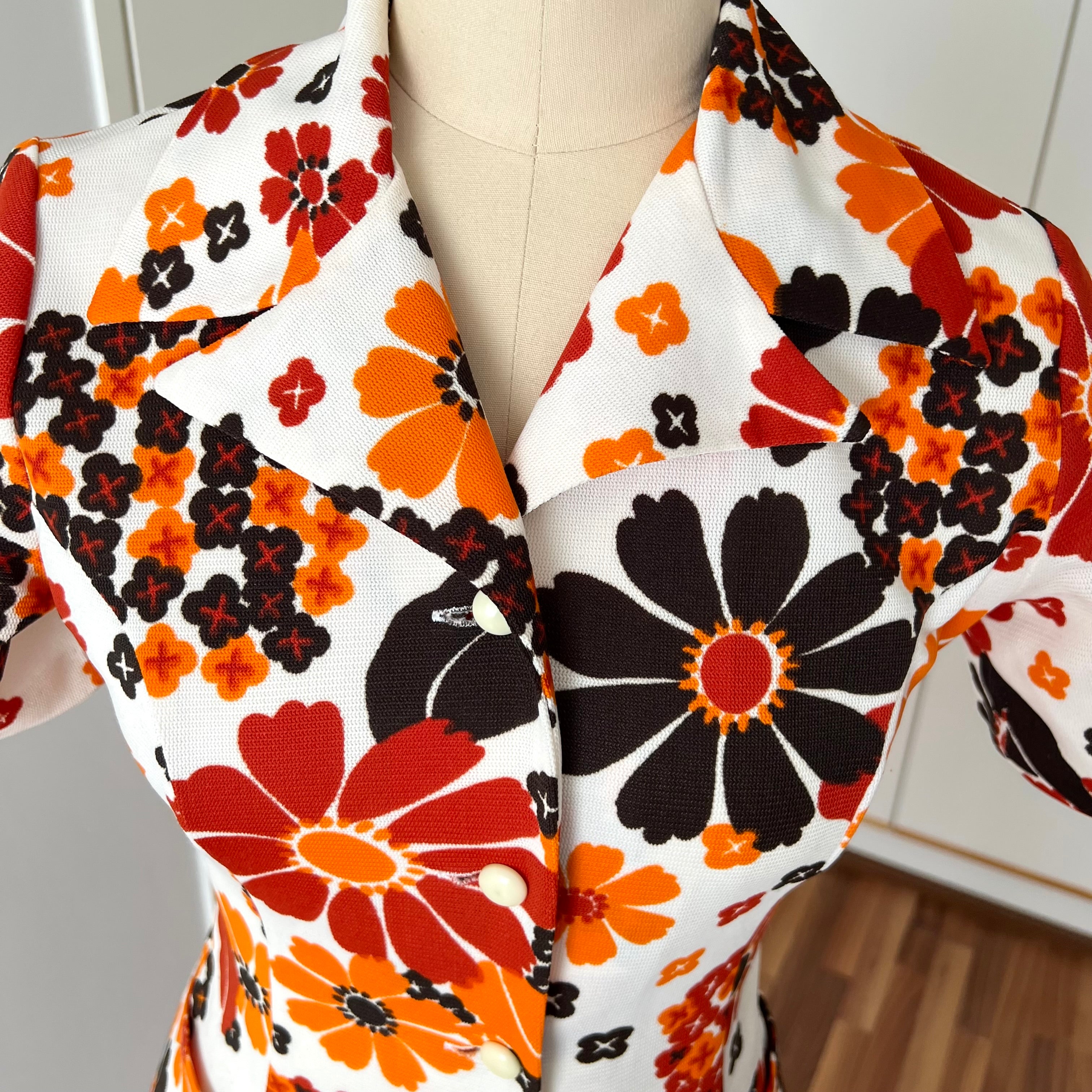 1970s  Mod Floral Mini Dress-Flower Power Space Age Aline Gogo Twiggy Style Dress EU 36