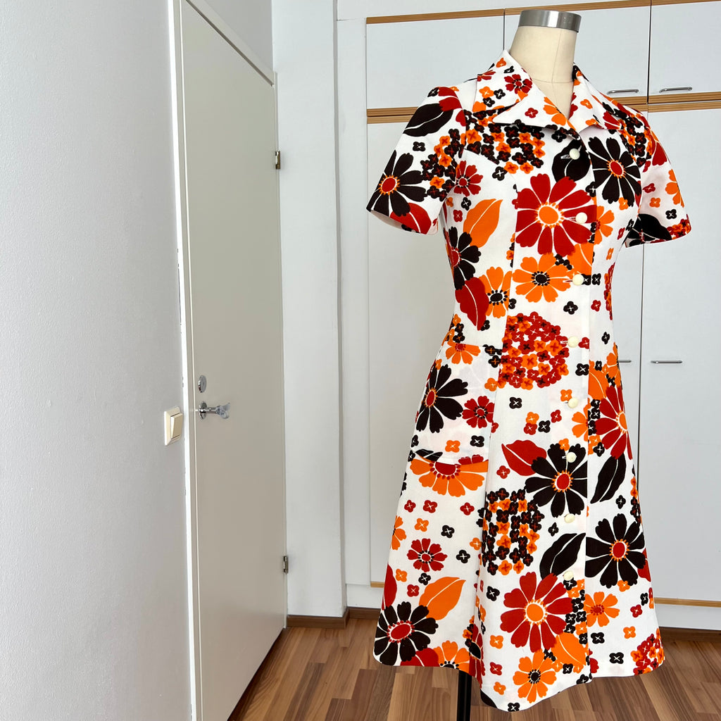 1970s  Mod Floral Mini Dress-Flower Power Space Age Aline Gogo Twiggy Style Dress EU 36