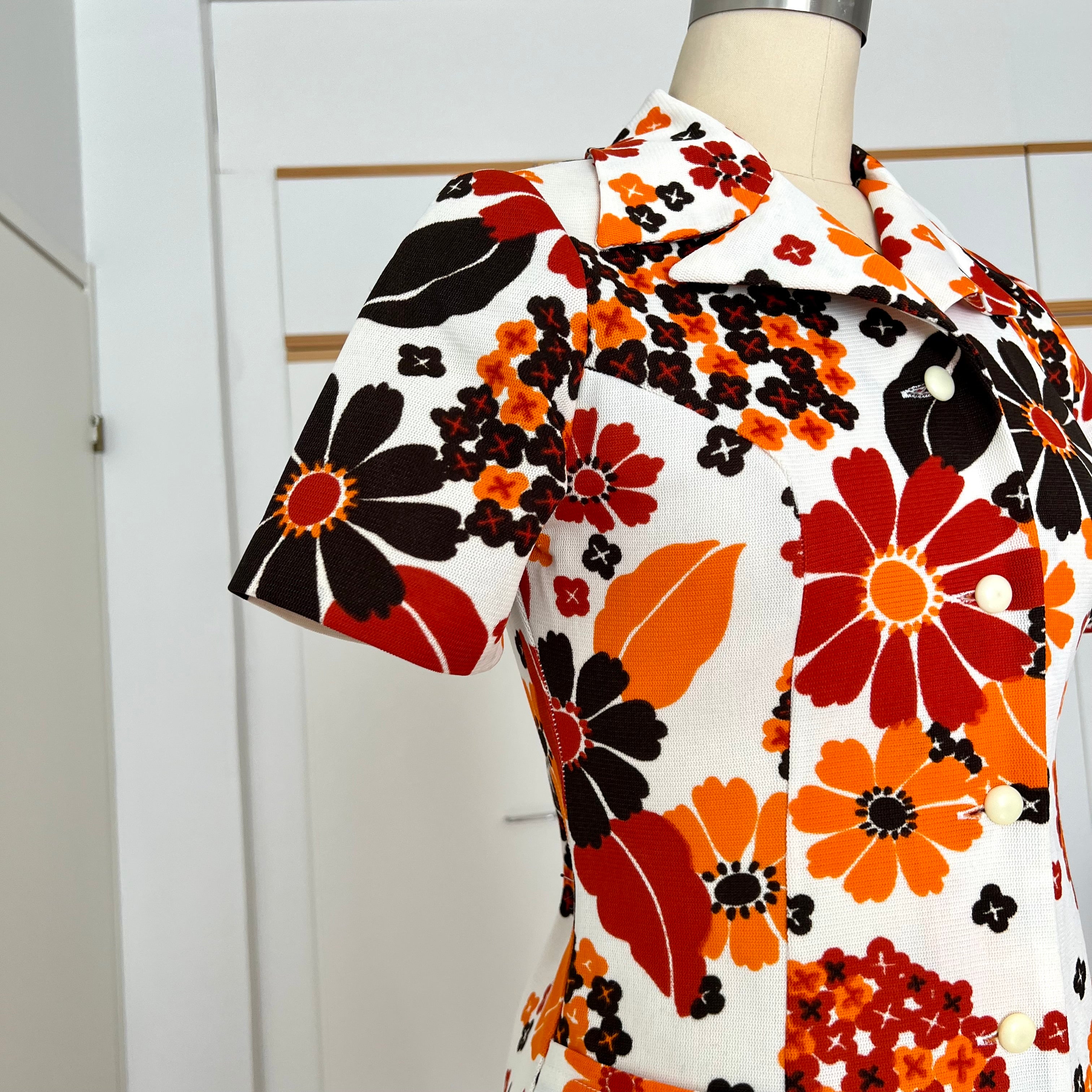 1970s  Mod Floral Mini Dress-Flower Power Space Age Aline Gogo Twiggy Style Dress EU 36