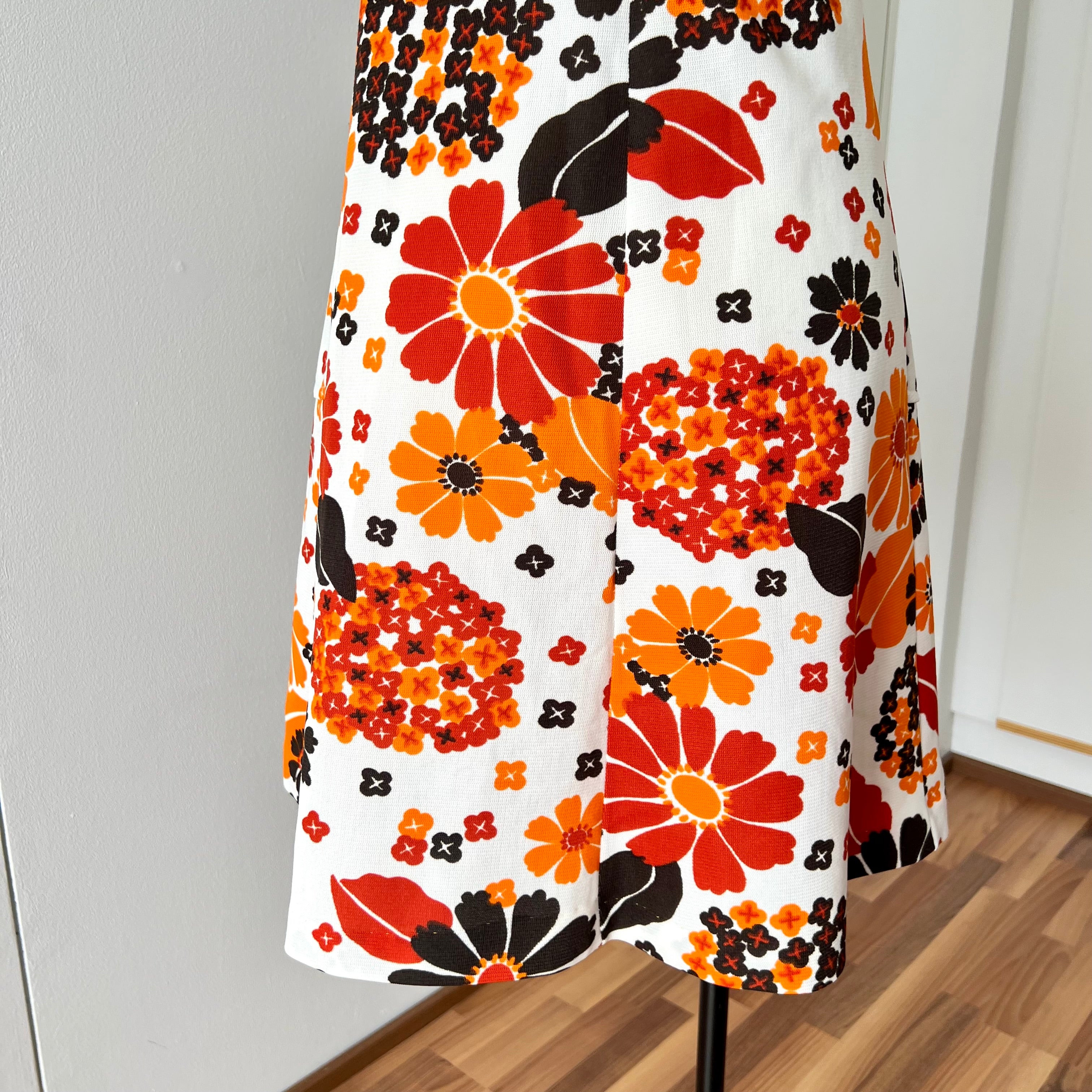1970s  Mod Floral Mini Dress-Flower Power Space Age Aline Gogo Twiggy Style Dress EU 36