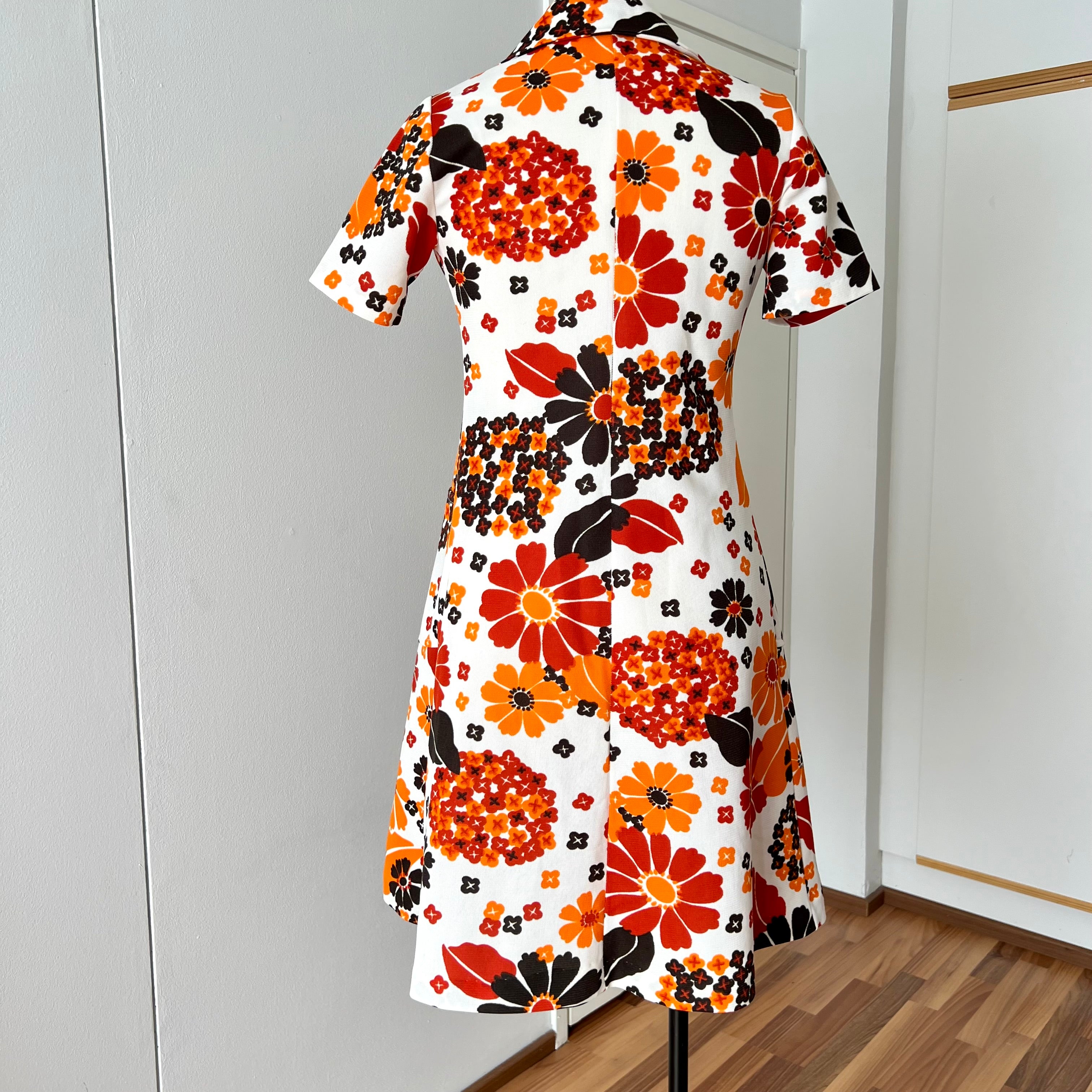 1970s  Mod Floral Mini Dress-Flower Power Space Age Aline Gogo Twiggy Style Dress EU 36