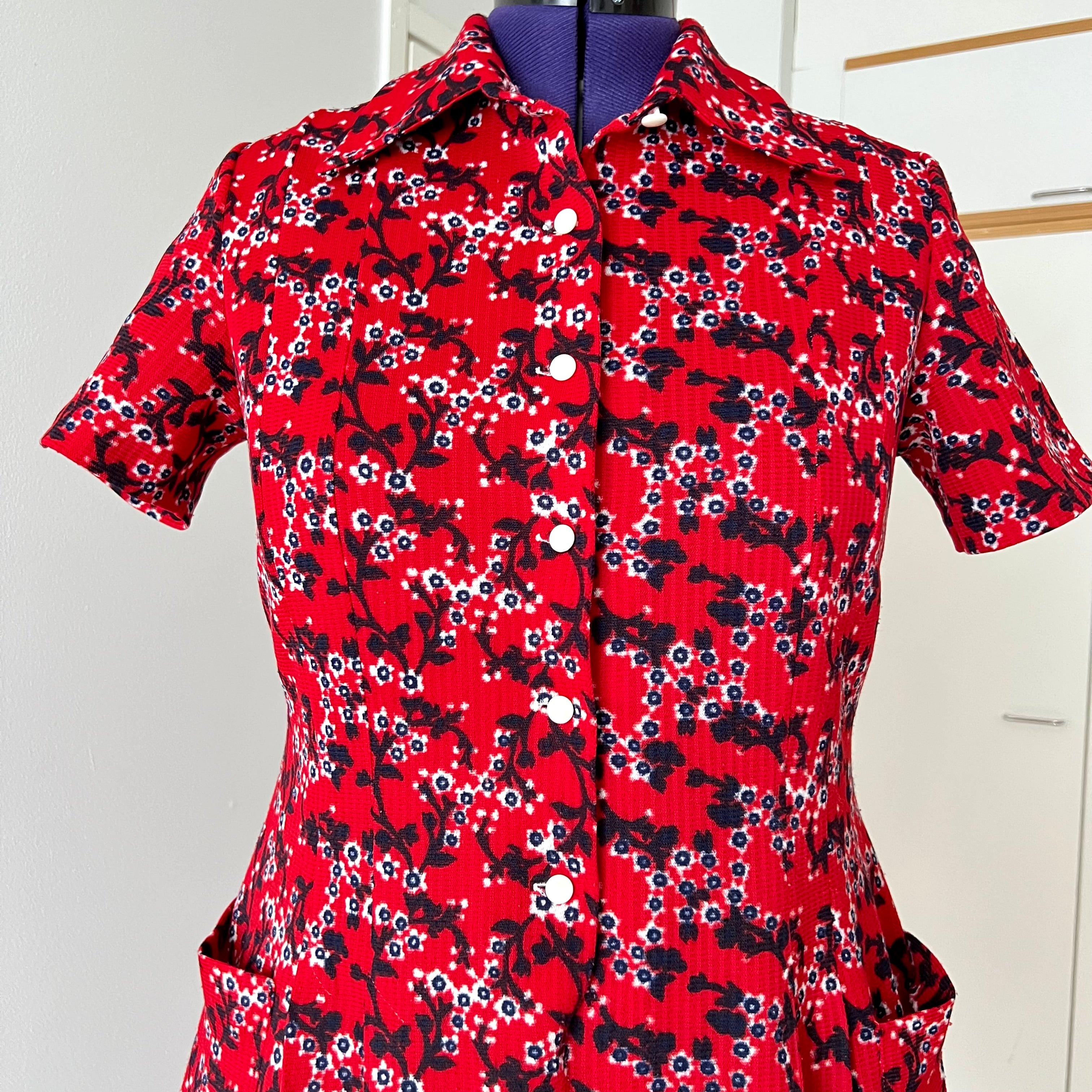 1970s Plus Size Mod Shift Dress-Vintage Floral Button Front Day Dress EU 42