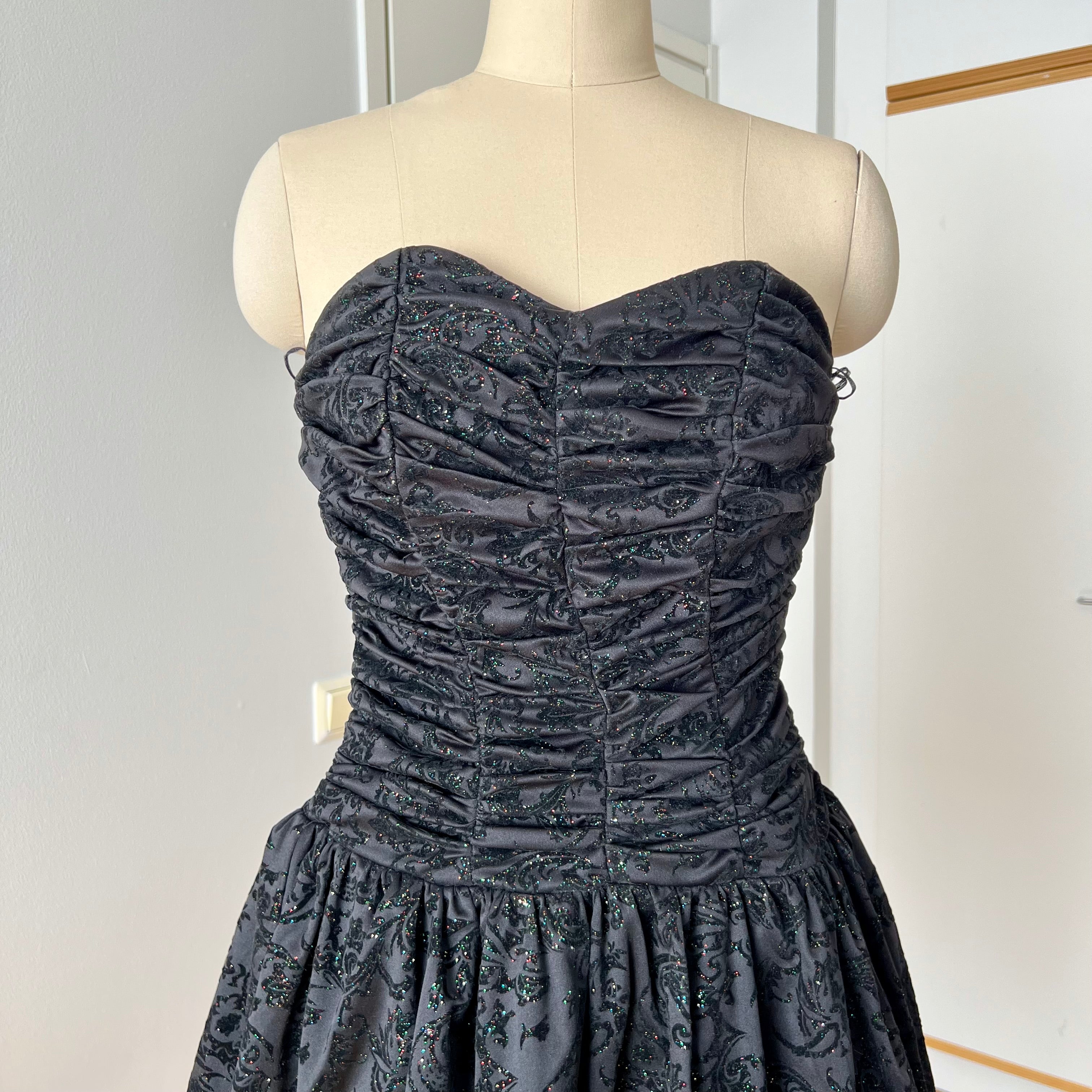 Vintage 90s Black Strapless Party Dress-Y2K Ruched Prom Dress