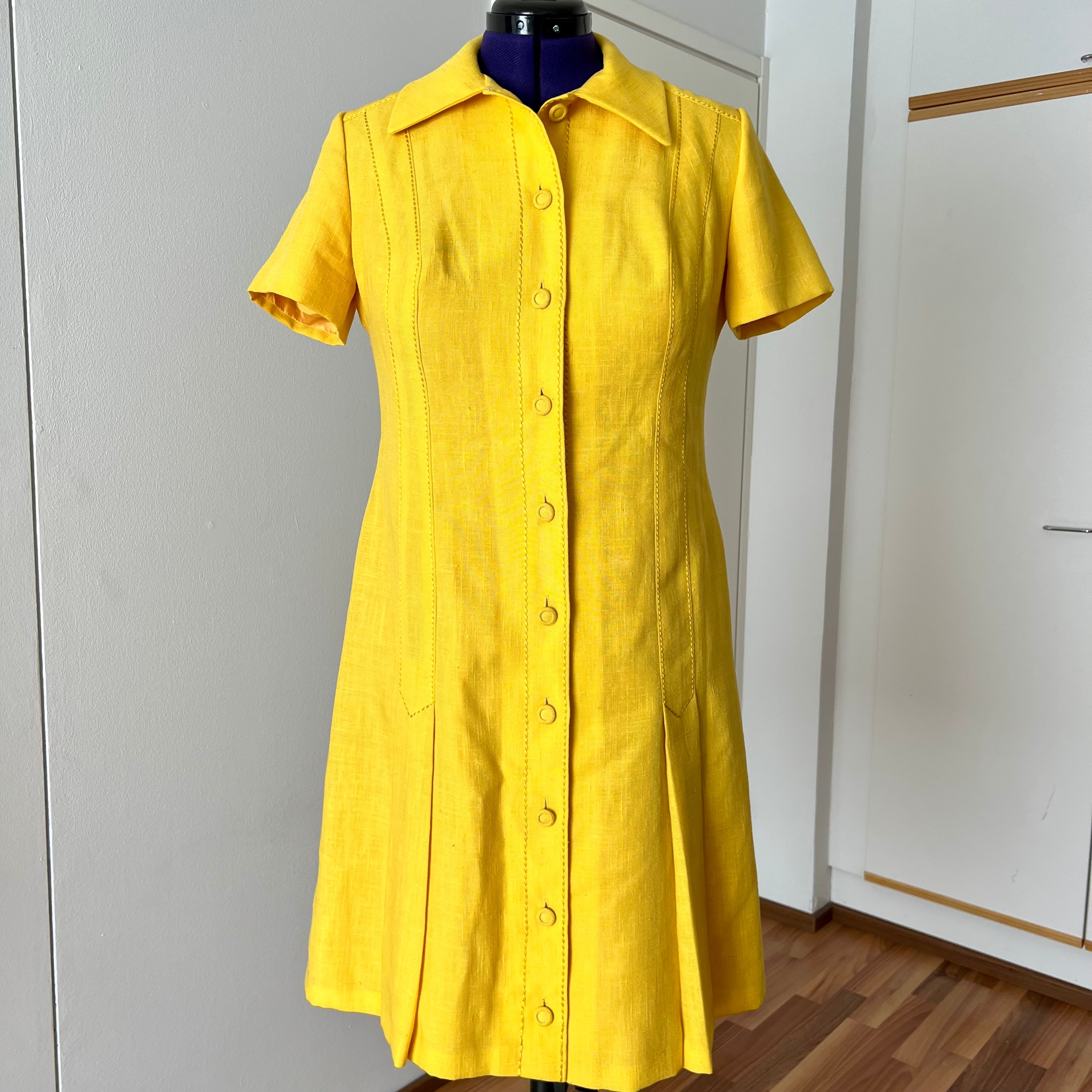 1960s/1970s Vintage Yellow Mod Shirt Dress-Plus Size Aline Button Front Day Dress EU 46