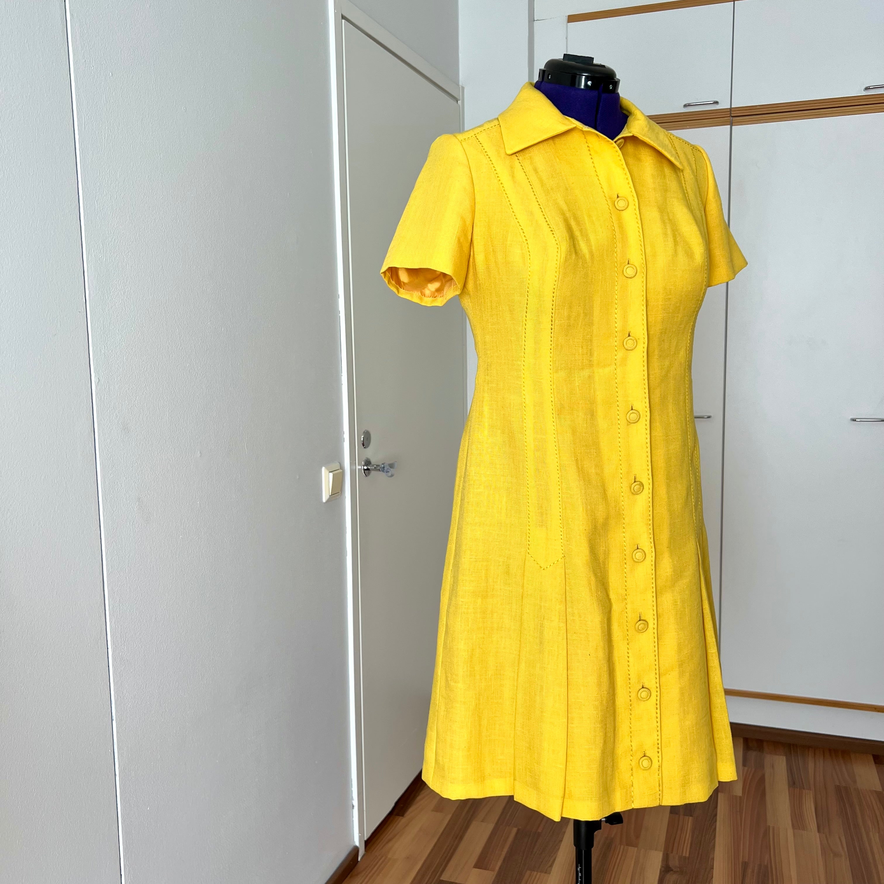 1960s/1970s Vintage Yellow Mod Shirt Dress-Plus Size Aline Button Fron – Nana's Vintage Shack