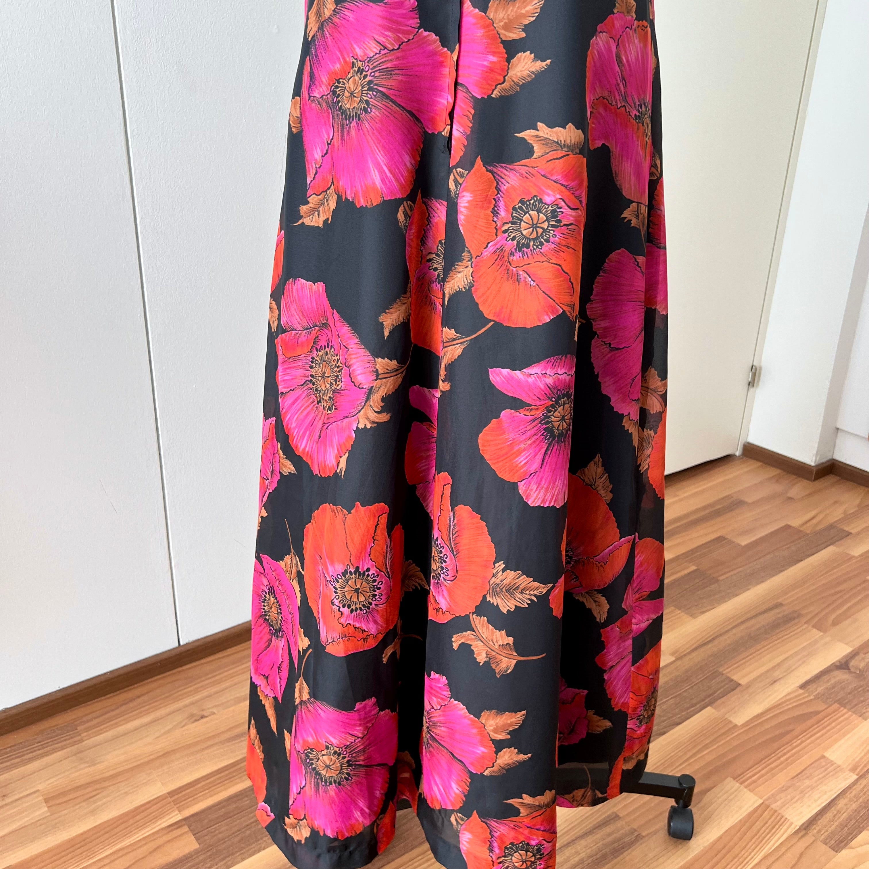1970s Vintage Floral Maxi Dress-Sleeveless V Neck Summer Sun Dress