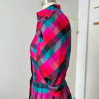 Vintage 80er Jahre Köbler Seiden-Dirndlkleid: Kariertes Folklorekleid mit Puffärmeln (EU 36)