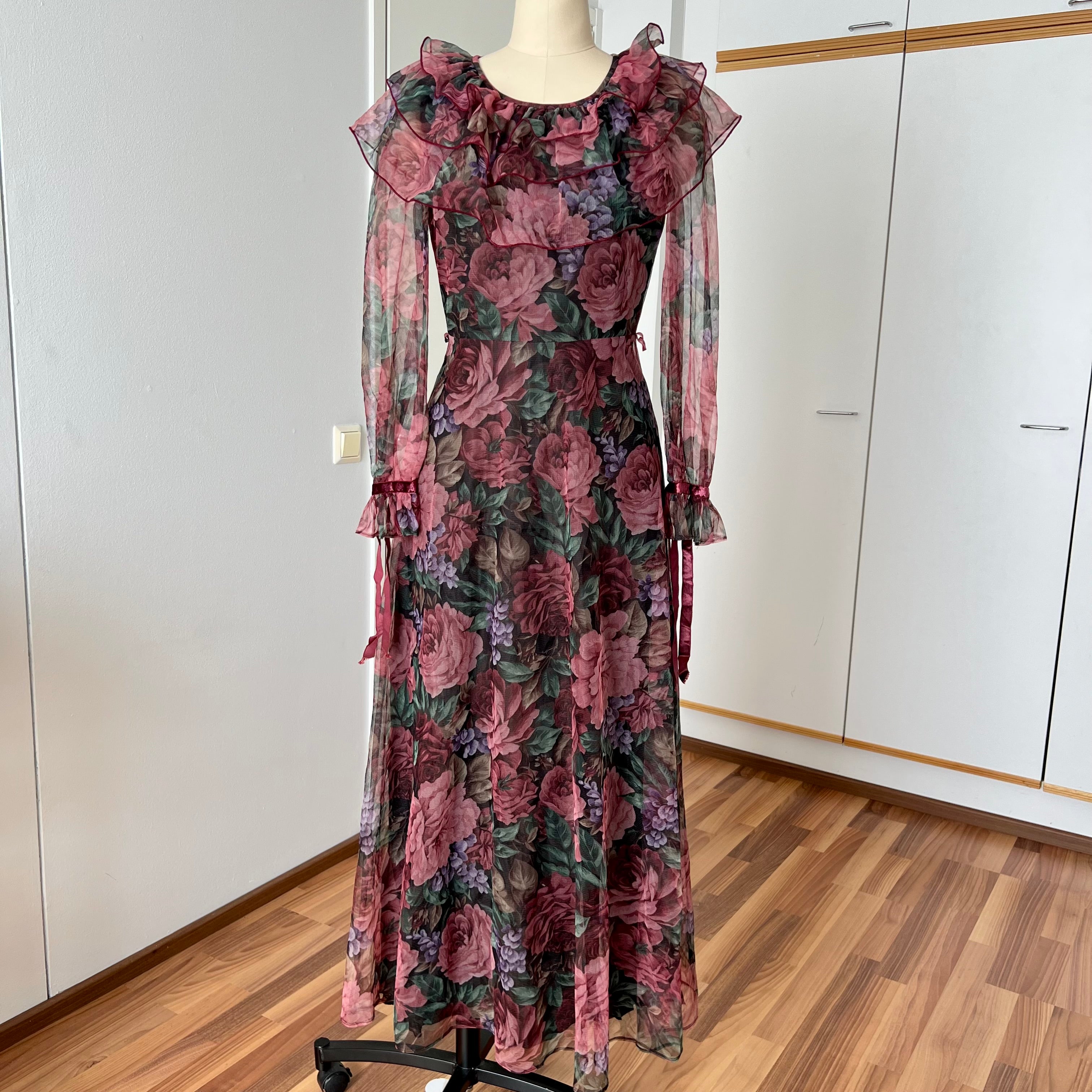 1970s Vintage Vera Mont Maxi Dress-Romantic Floral Ruffle Collar Gown