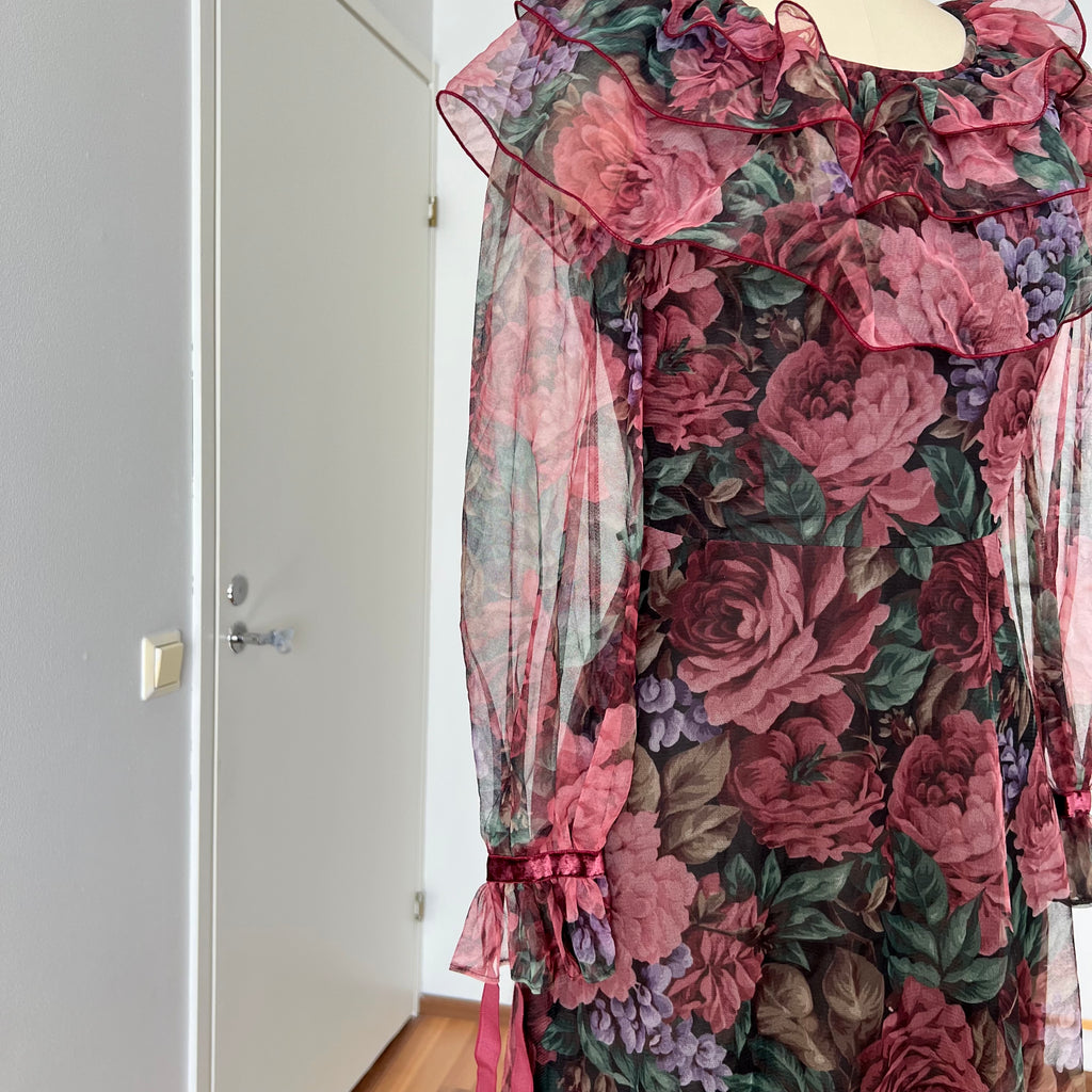 1970s Vintage Vera Mont Maxi Dress-Romantic Floral Ruffle Collar Gown