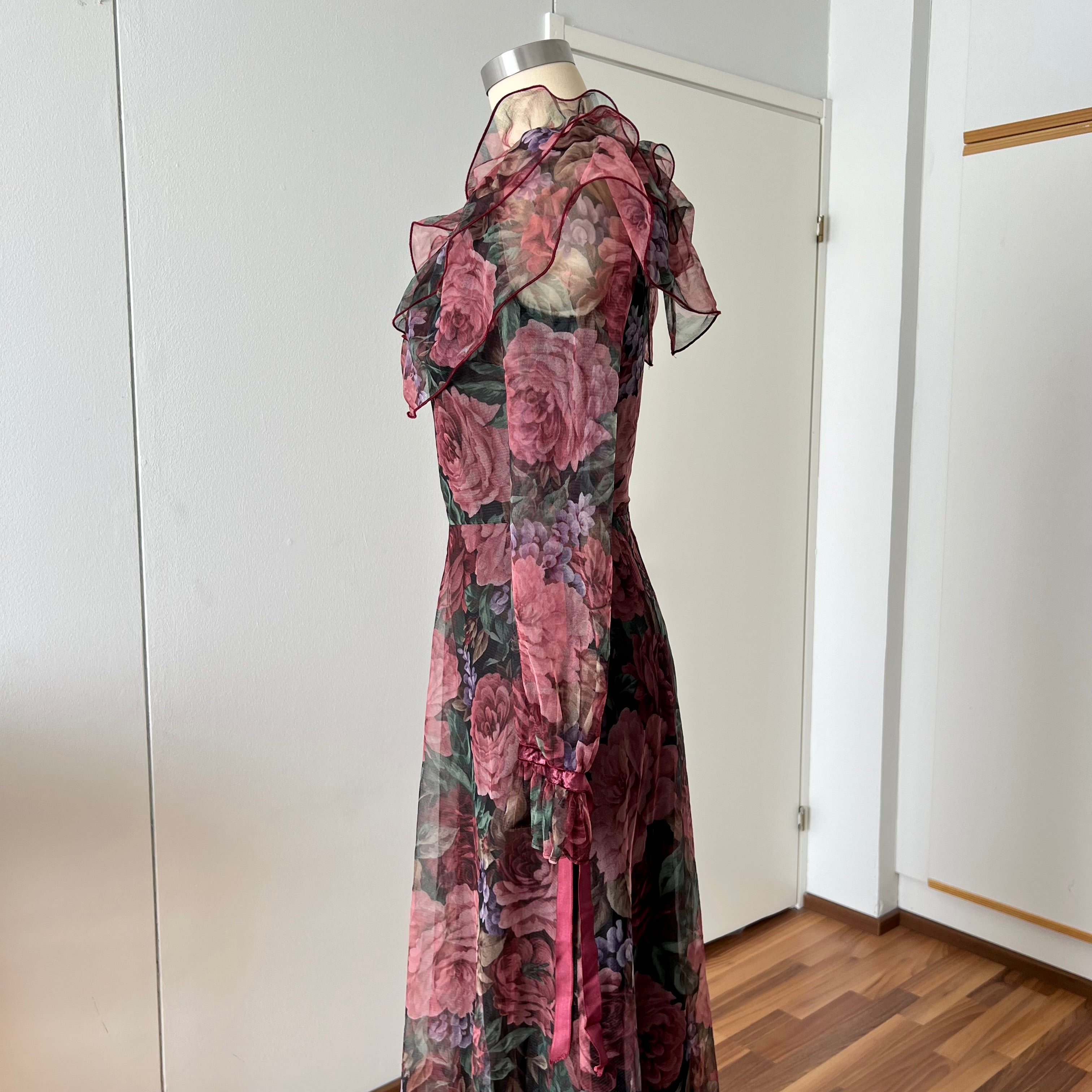 1970s Vintage Vera Mont Maxi Dress-Romantic Floral Ruffle Collar Gown