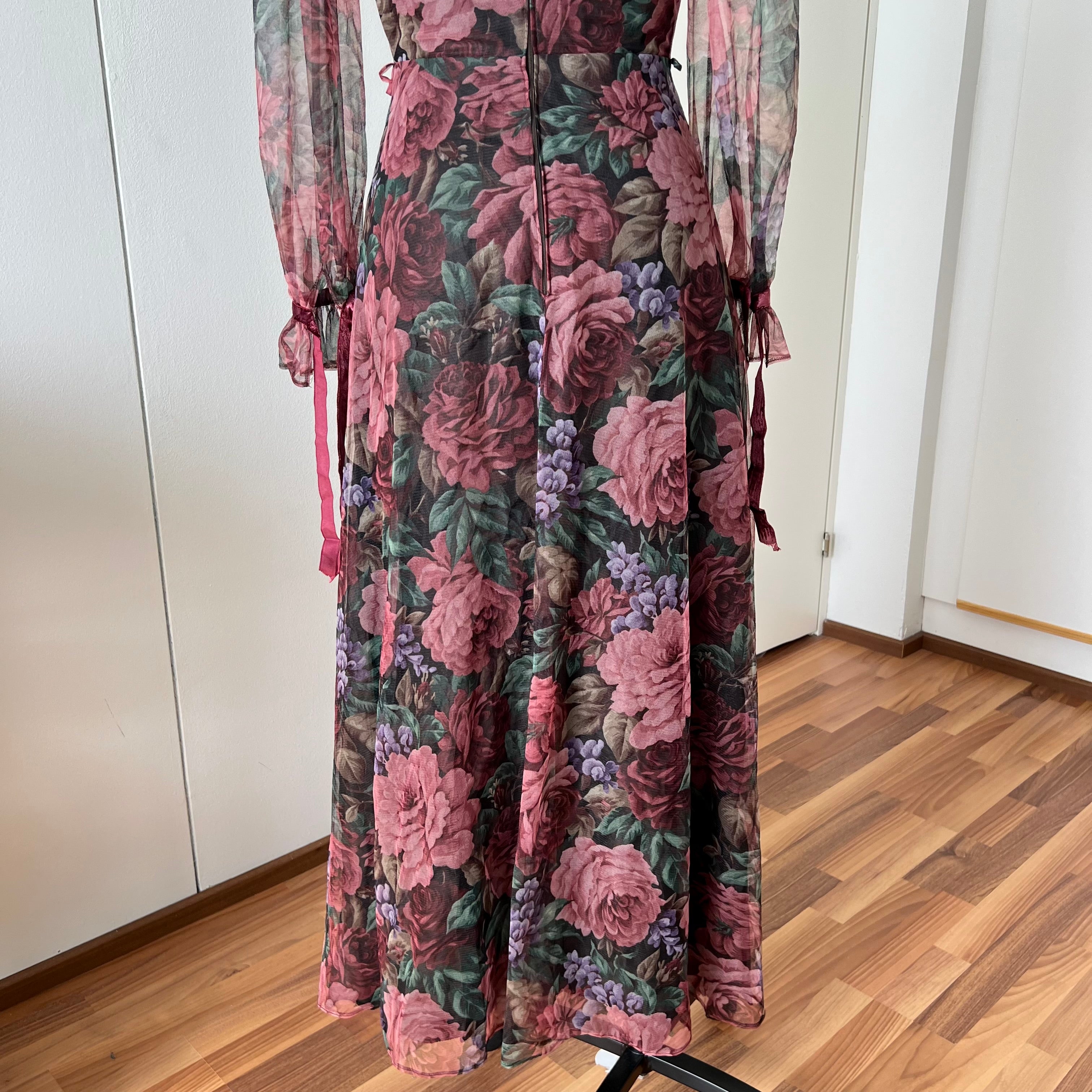 1970s Vintage Vera Mont Maxi Dress-Romantic Floral Ruffle Collar Gown
