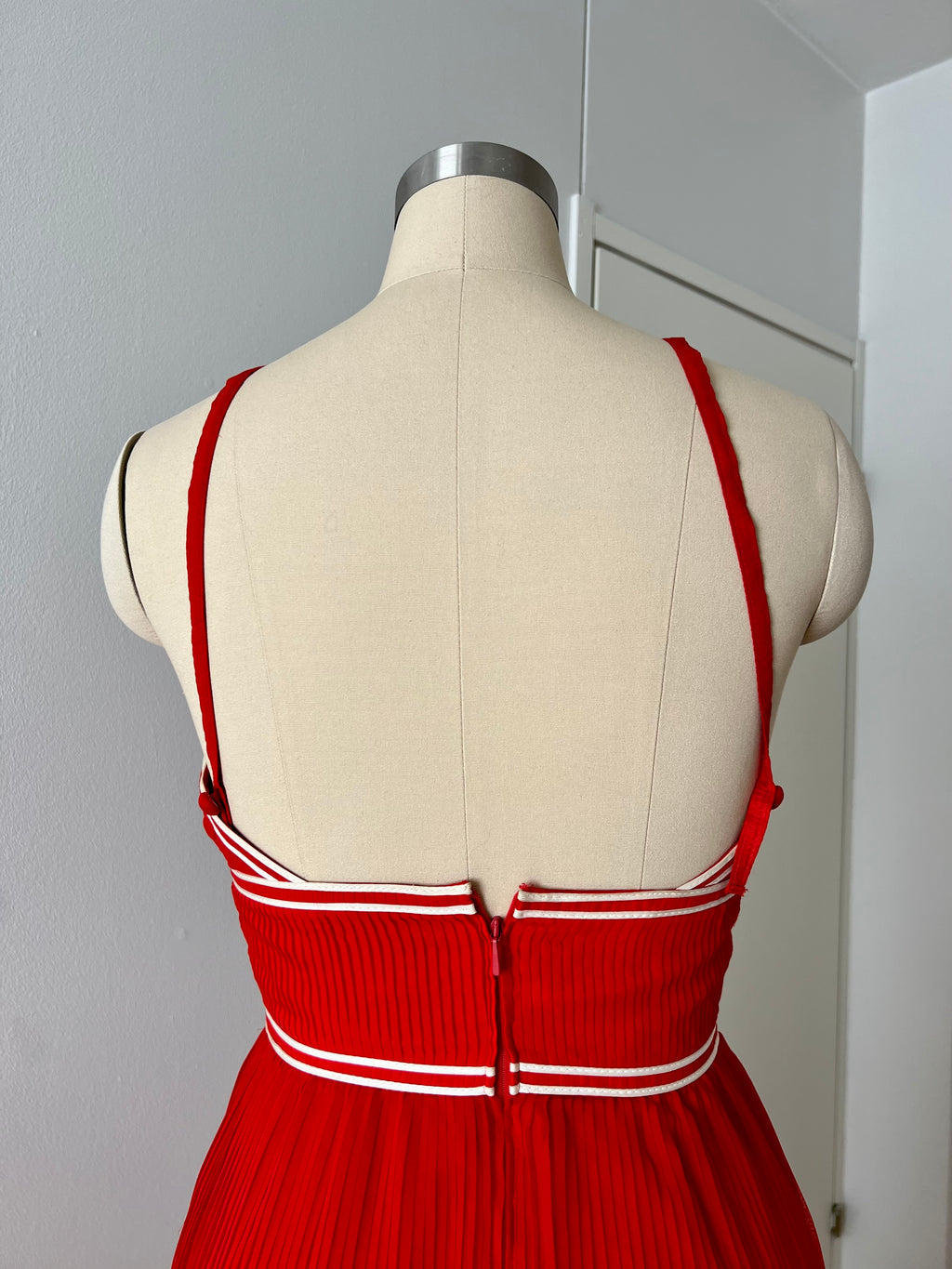 1970s Vintage Yvette Red Pleated Maxi Dress-Empire Waist Plissé Party Dress EU 36