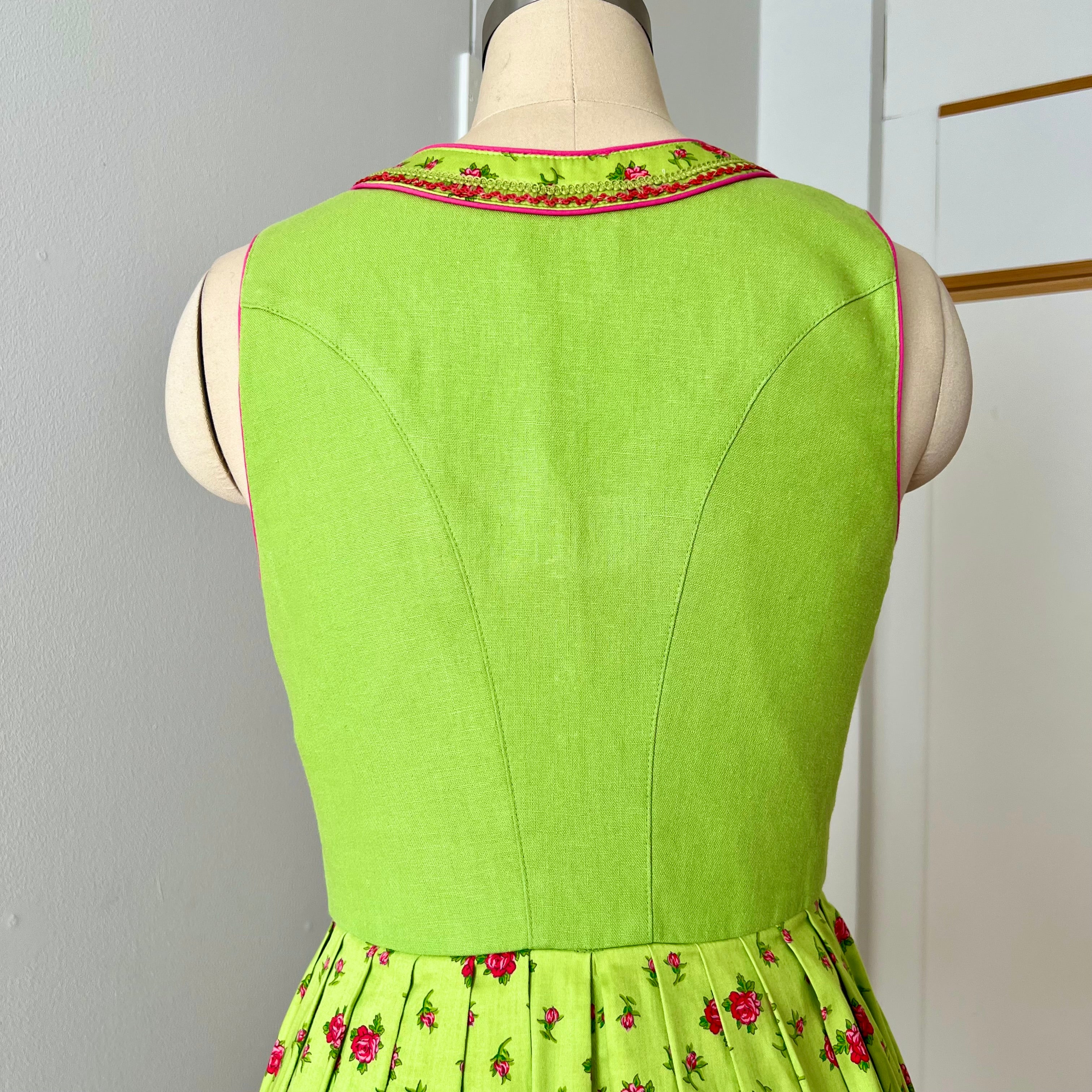 Vintage German Floral Cotton Dirndl-Green Oktoberfest Outfit-Bavarian Trachten Dress EU 36