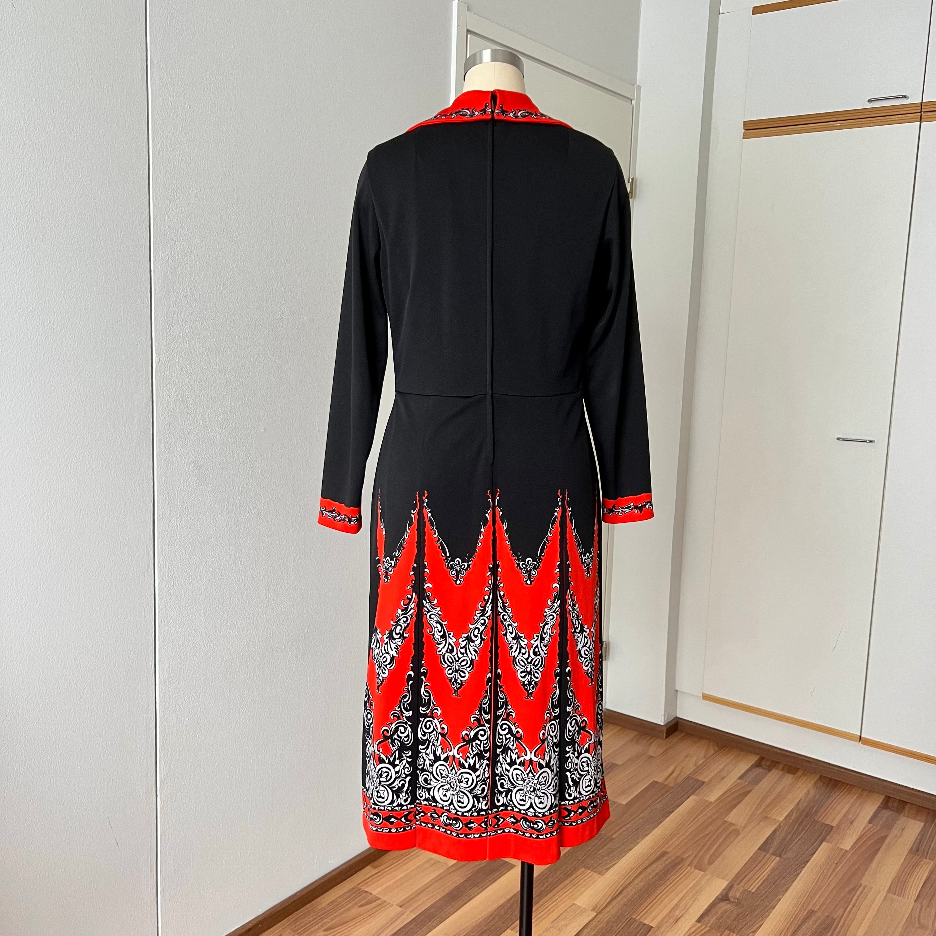 1970s Psychedelic Mod Midi Dress-Vintage Pointed Collar Long Sleeves Dress EU 42