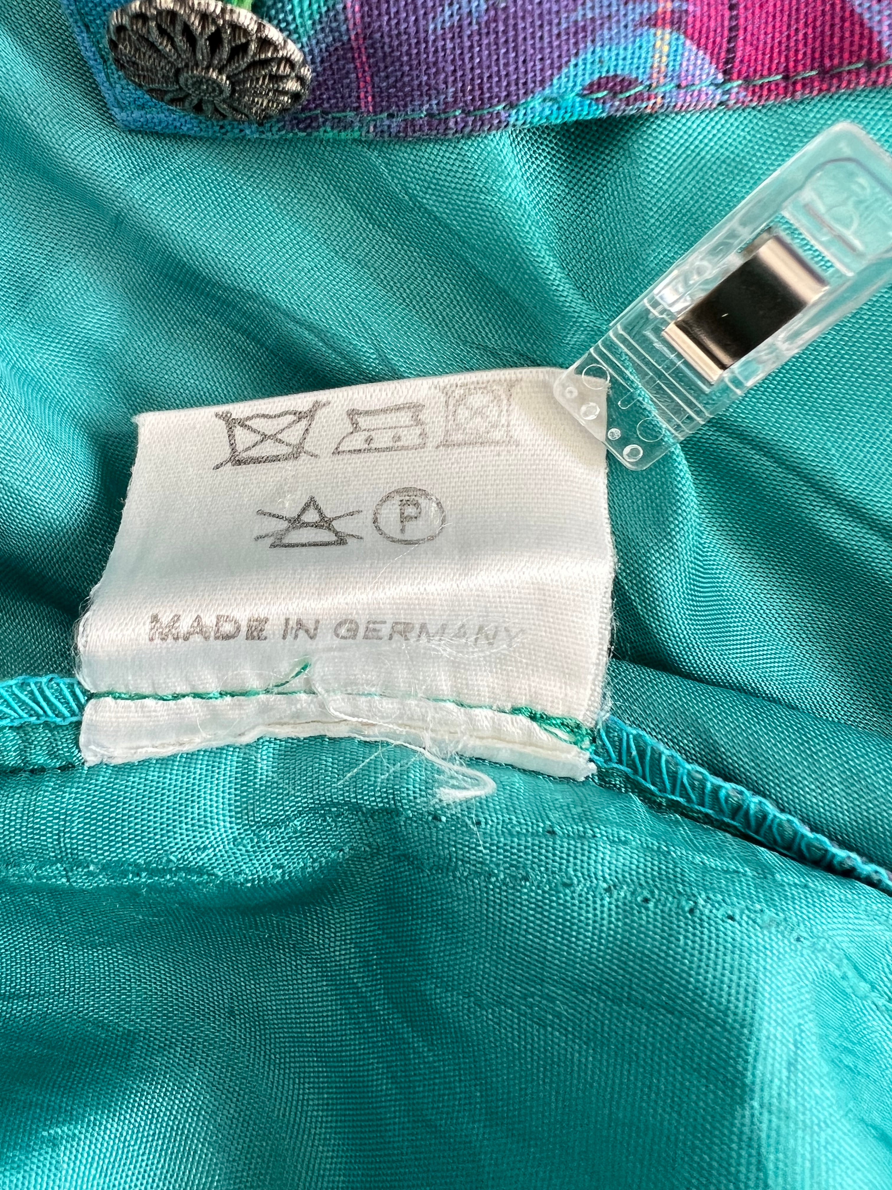 Vintage 80er Jahre Österreichisches Trachtenkleid - Bayerisches Blumen Karo Dirndl Oktoberfest Kleid