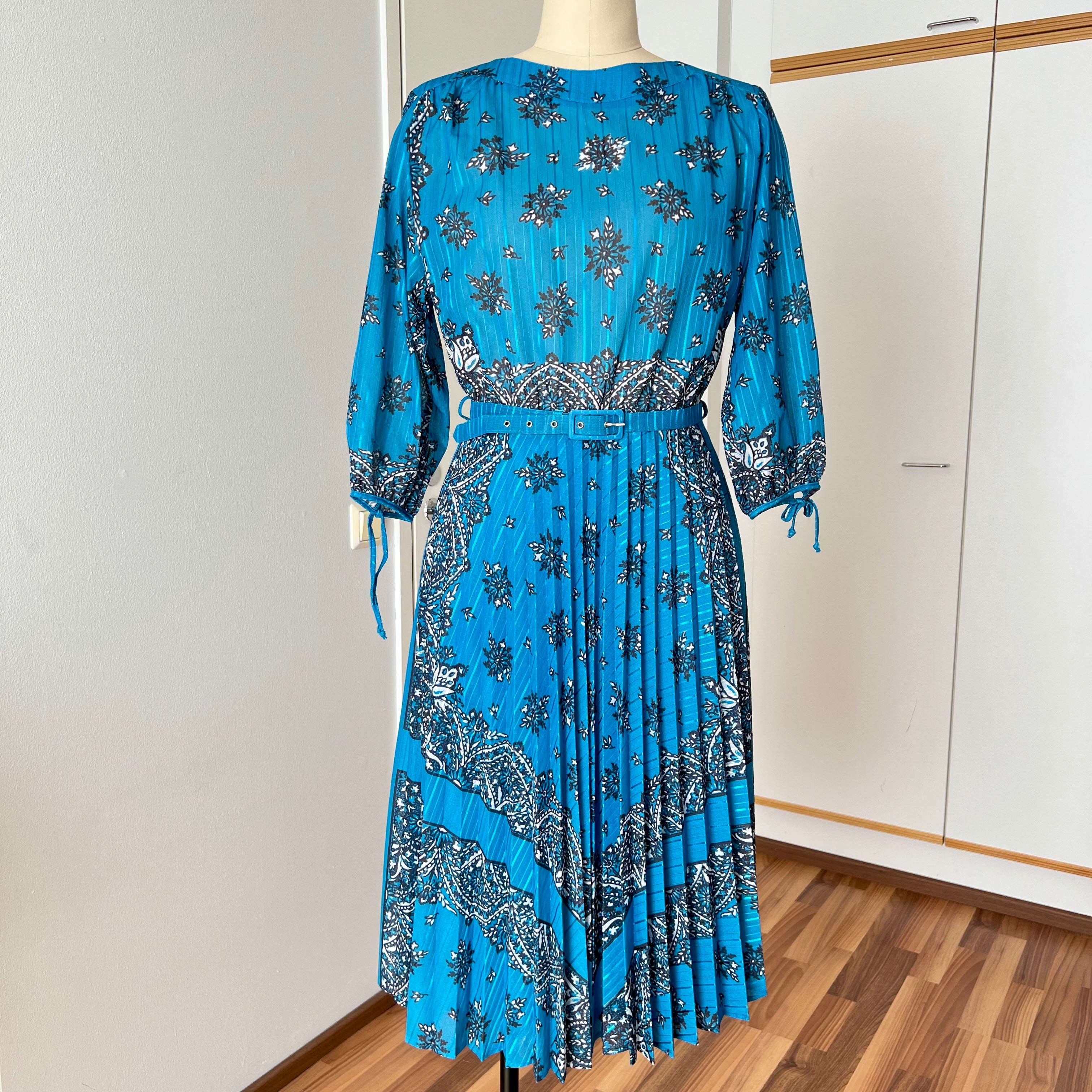 1980s Boho Blue Scarf Print Dress-3/4 Sleeves Retro Pleated Midi Dress