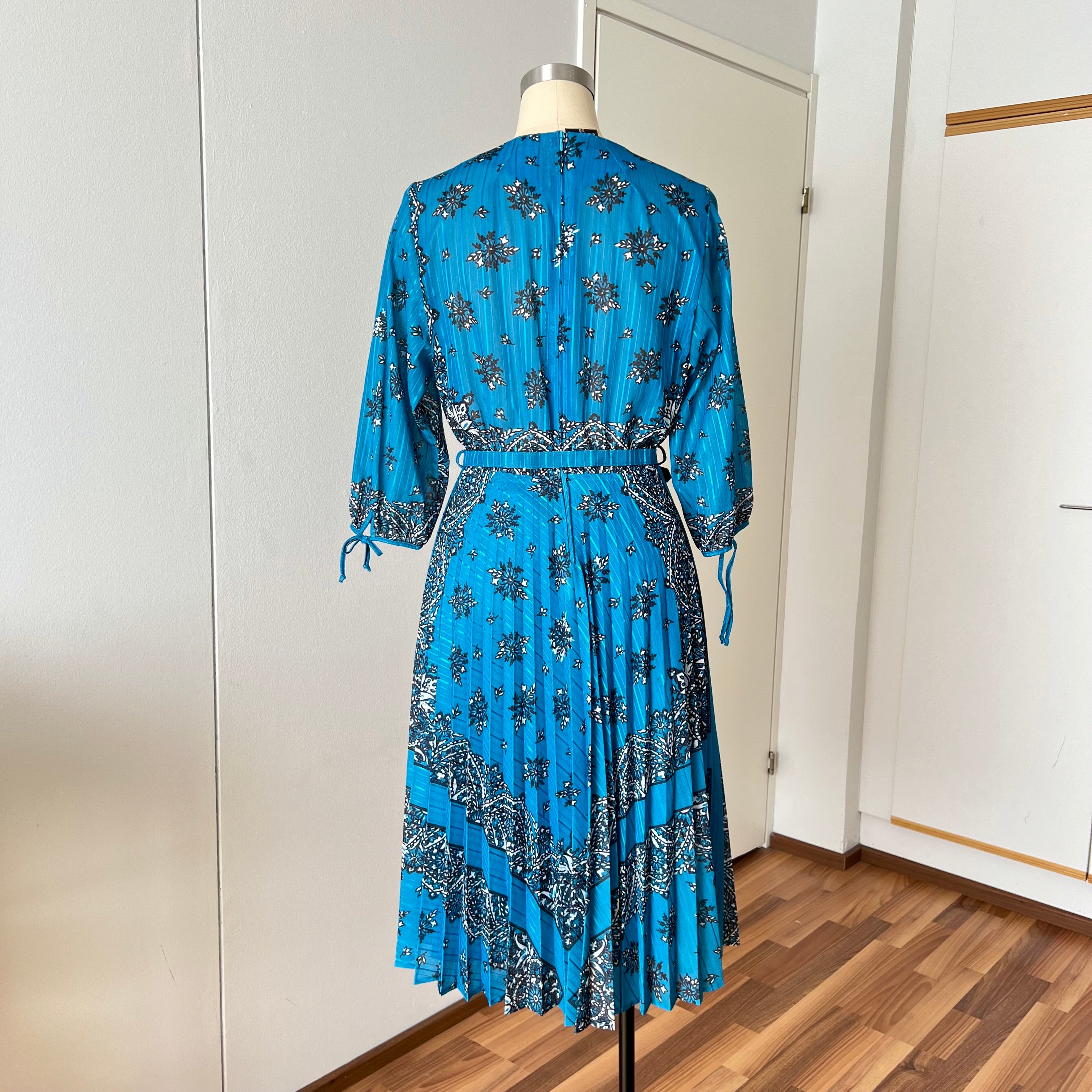1980s Boho Blue Scarf Print Dress-3/4 Sleeves Retro Pleated Midi Dress