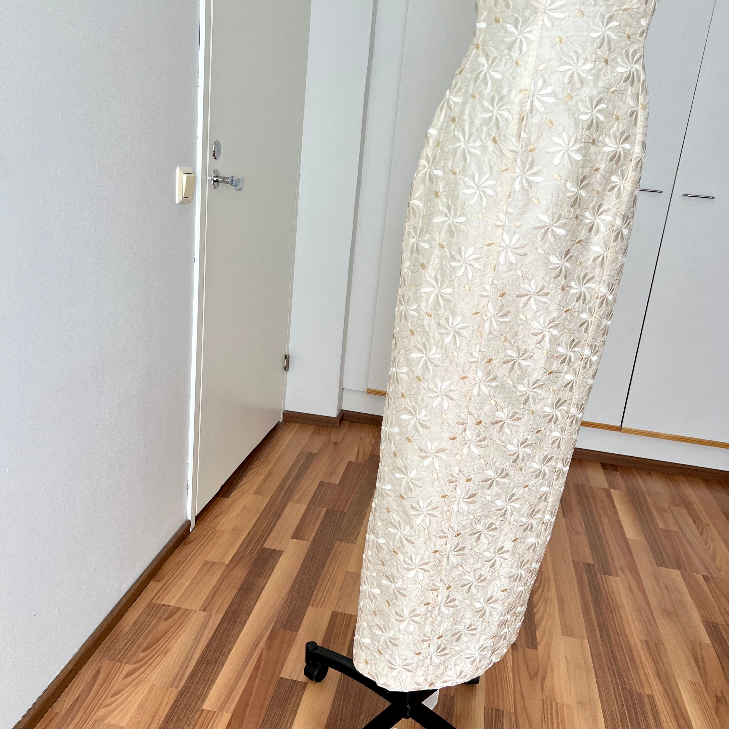 1990s Vintage Silk Wedding Dress Minimalist Halter Neck Bridal Gown Backless Aline Gown EU 38
