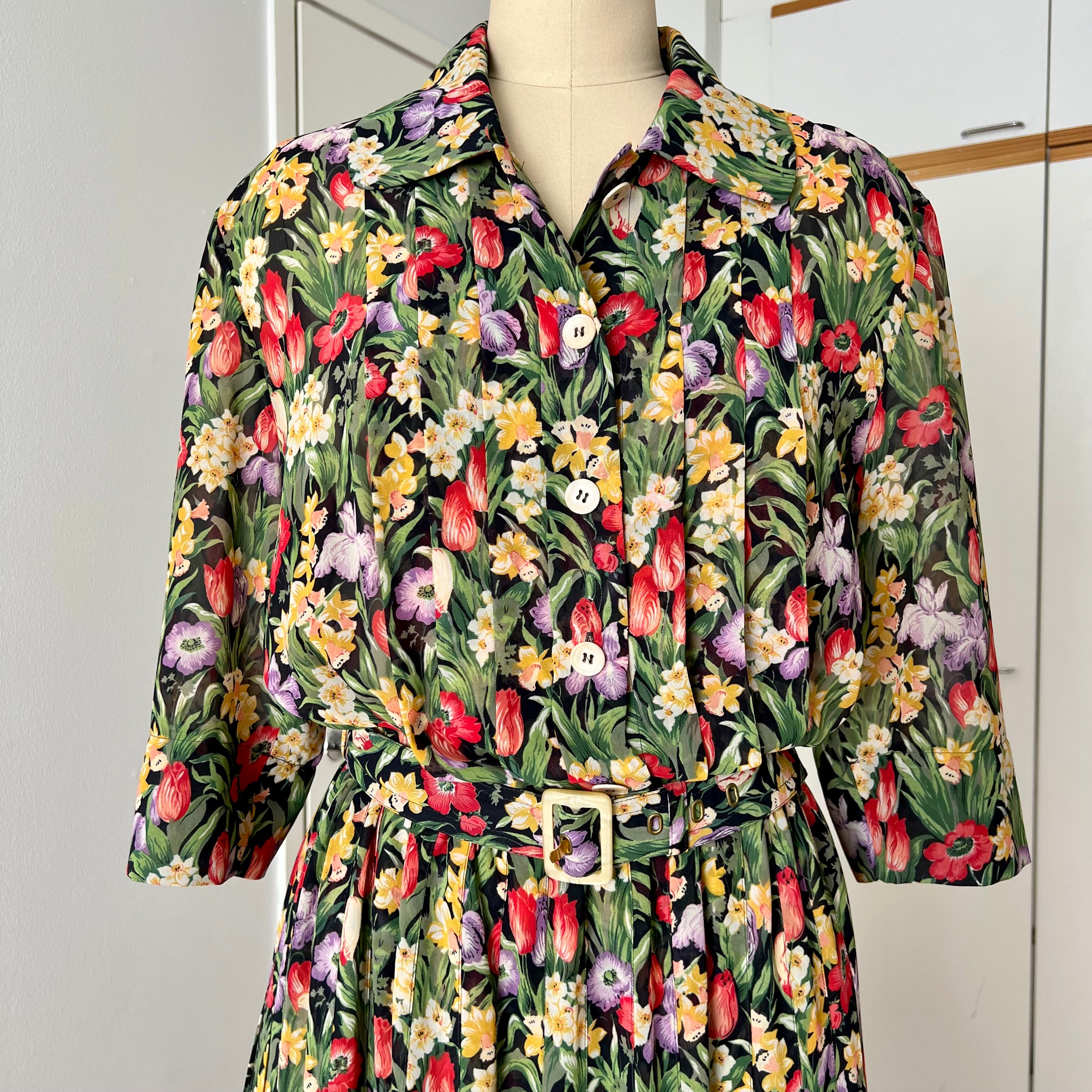 80s JOBIS Pleated Floral Shirt Dress-Vintage Cottagecore Midi Dress with Belt