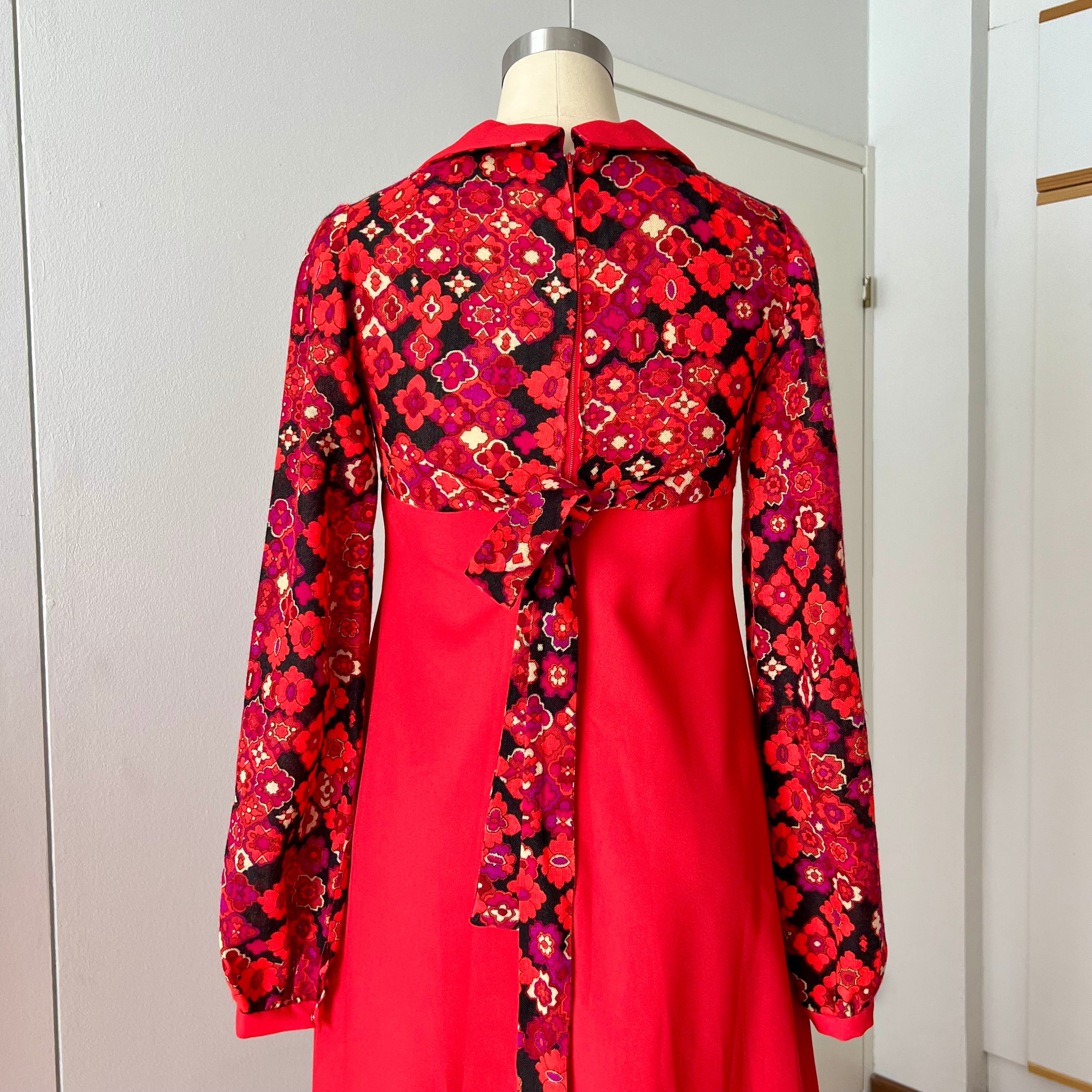 1960s 70s Psychedelic Floral Maxi Dress-Empire Waist Retro Mod Floor Length Hostess Dres
