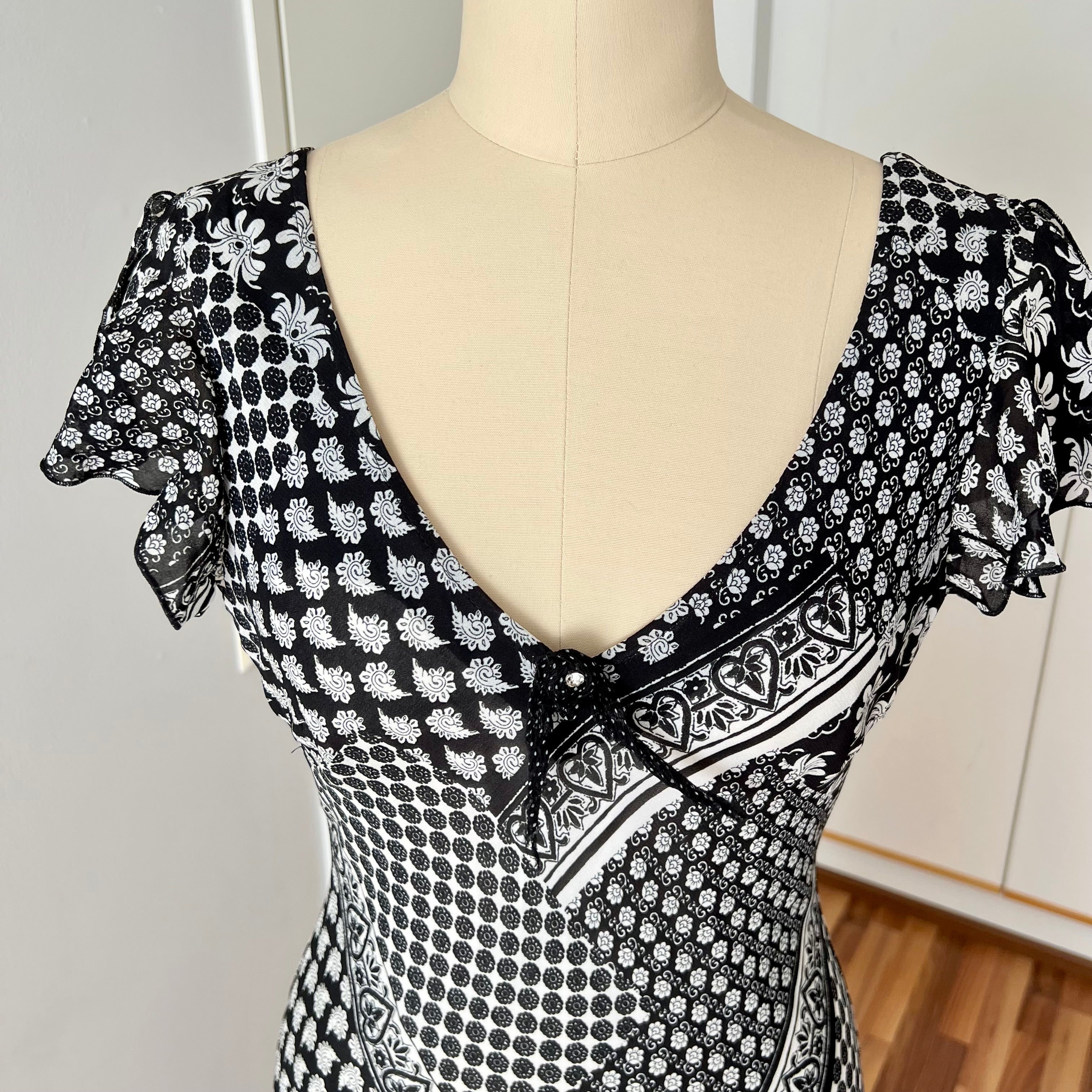 1990s Bias Cut Viscose Midi Dress-Y2K Flutter Sleeves V Neck Fairy Dress Whimsygoth EU 38