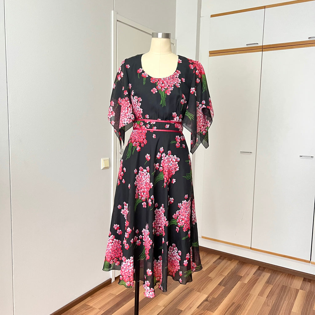 1970s Black Floral Fairy Midi Dress-Romantic Boho Garden Party Dress-Flutter Sleeves Tea Length Dress-70s Prairie Cocktail Dress Retro EU 40