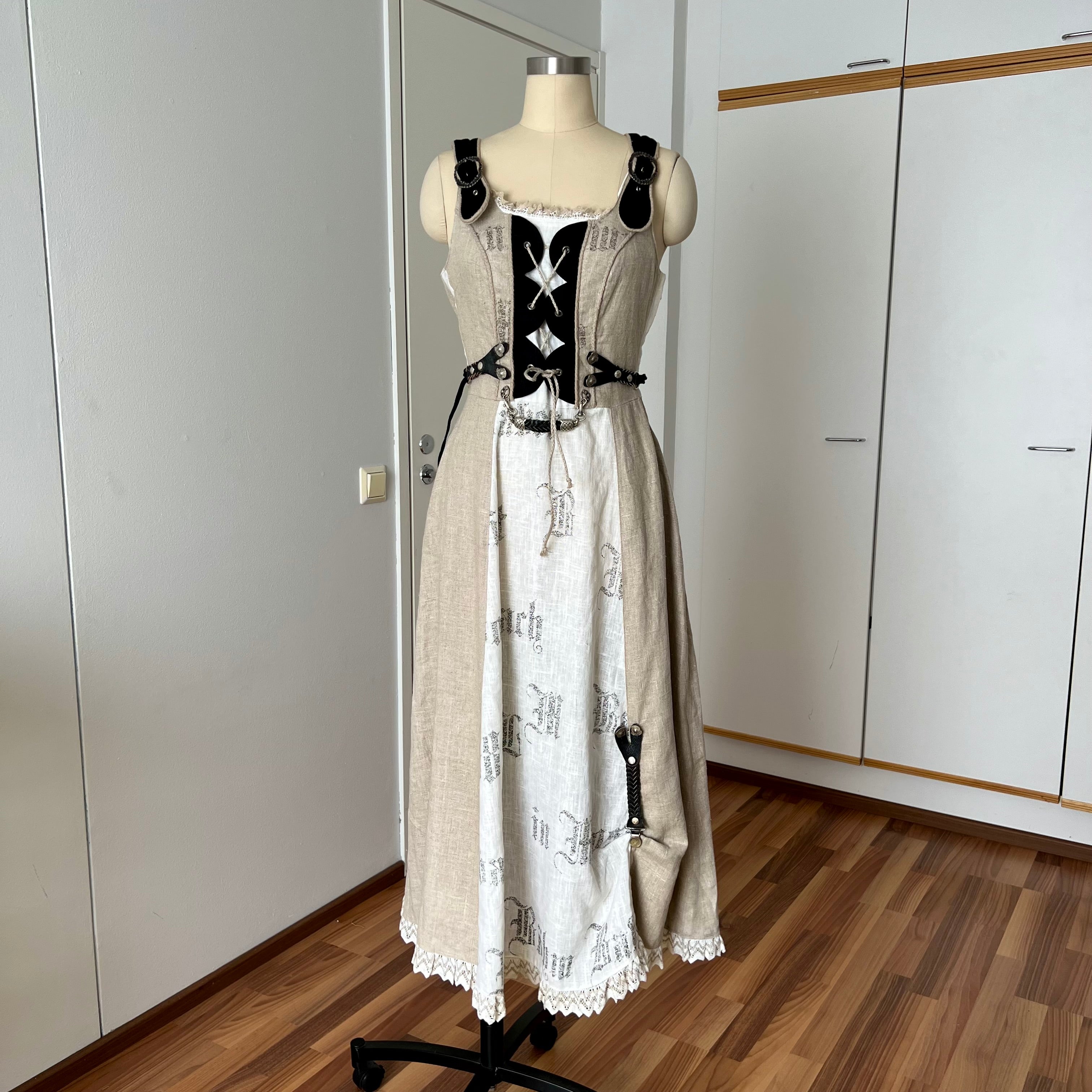 Vintage German Linen Trachten Dress-Bavarian Folk Cottagecore Tyrol Dress EU 36