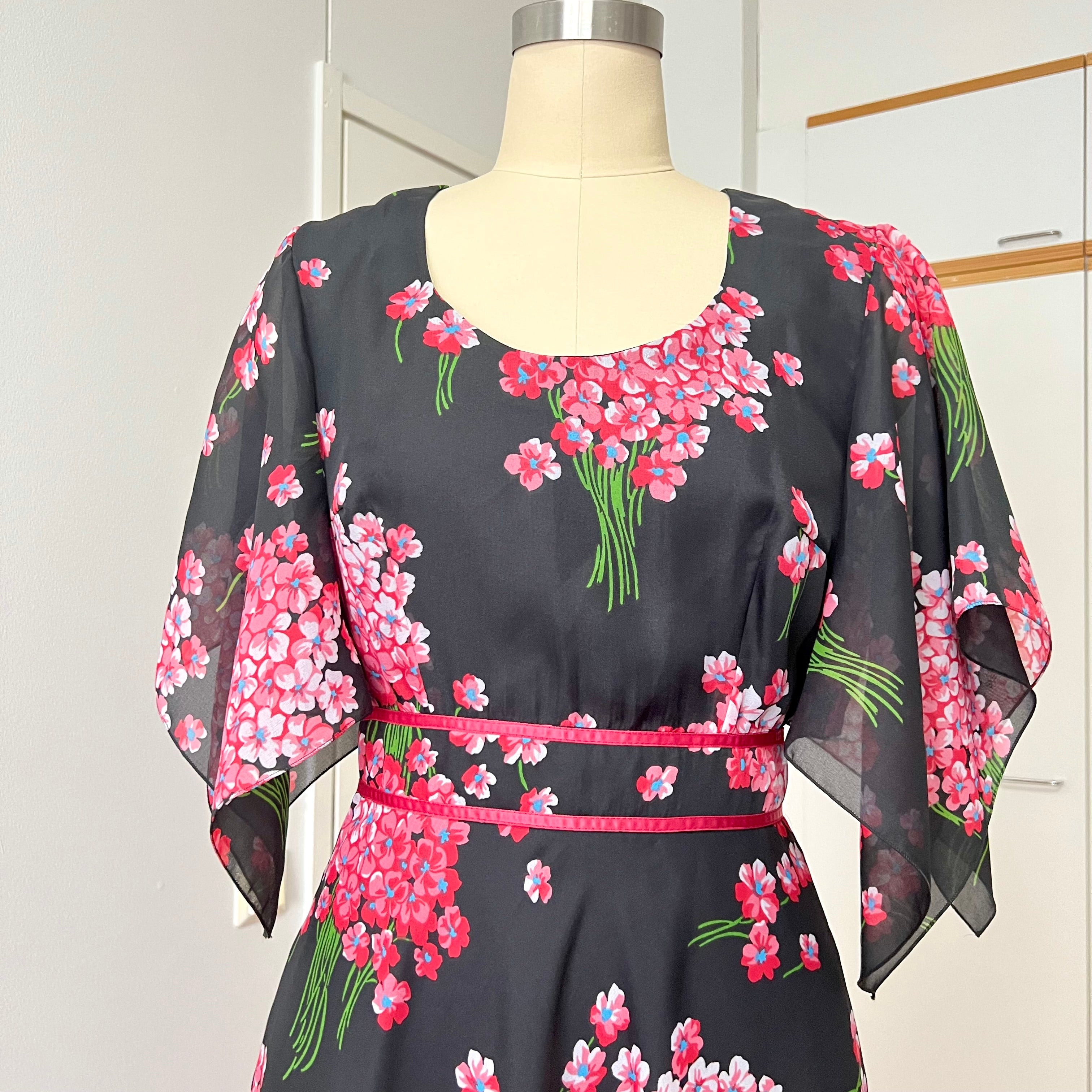 1970s Black Floral Fairy Midi Dress Romantic Boho Garden Party Flutter Sleeves Dress EU 40